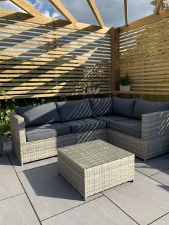 AVOLA 4 personers Have-hjørnesofasæt Venstrevendt Grå PE-rattan