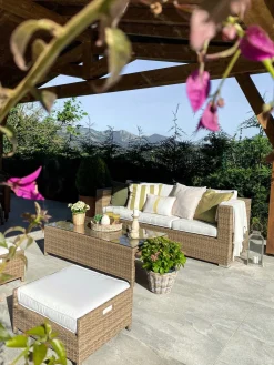 BELLUNO 5 personers Loungesæt med bord og fodskammel Hvid PE-rattan