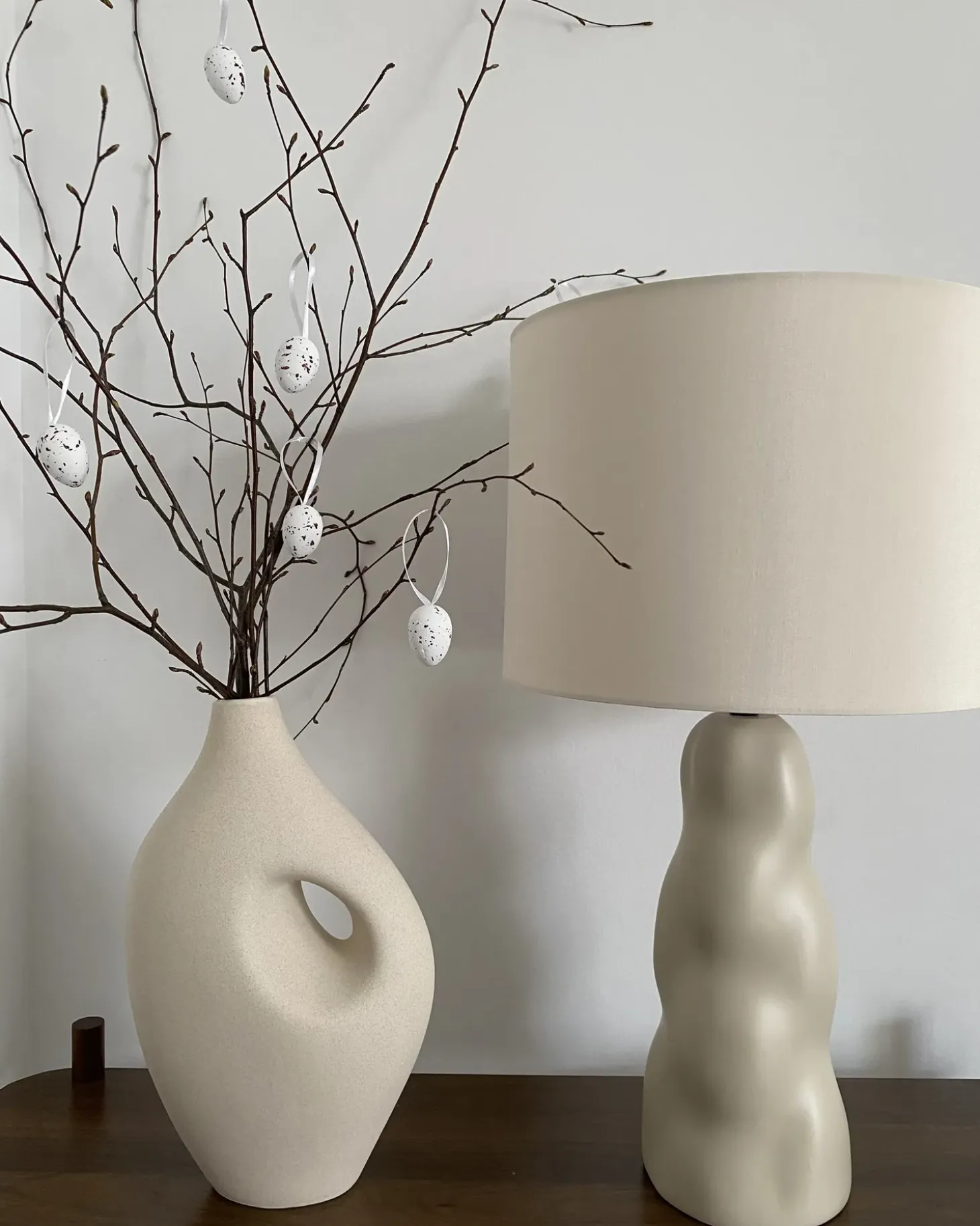 Blomstervase KOMOTINI Keramik 32 cm Cremehvid