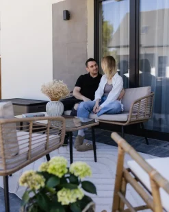 CORINTH II 4 personers Loungesæt med bord Naturlig PE-rattan