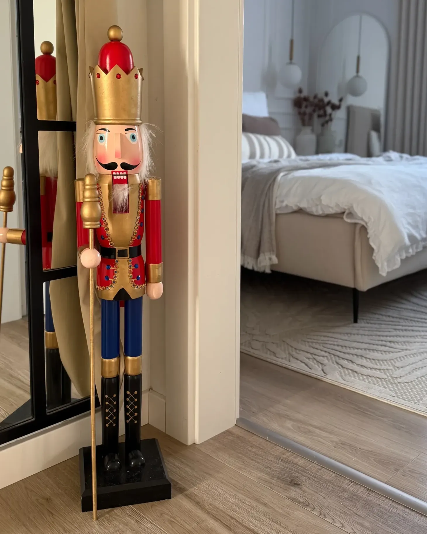 Dekorativ figur MALARAN Nøddeknækker 90 cm Rød