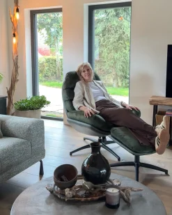 Dreje stol EIDE med fodskammel Velour Mørkegrøn