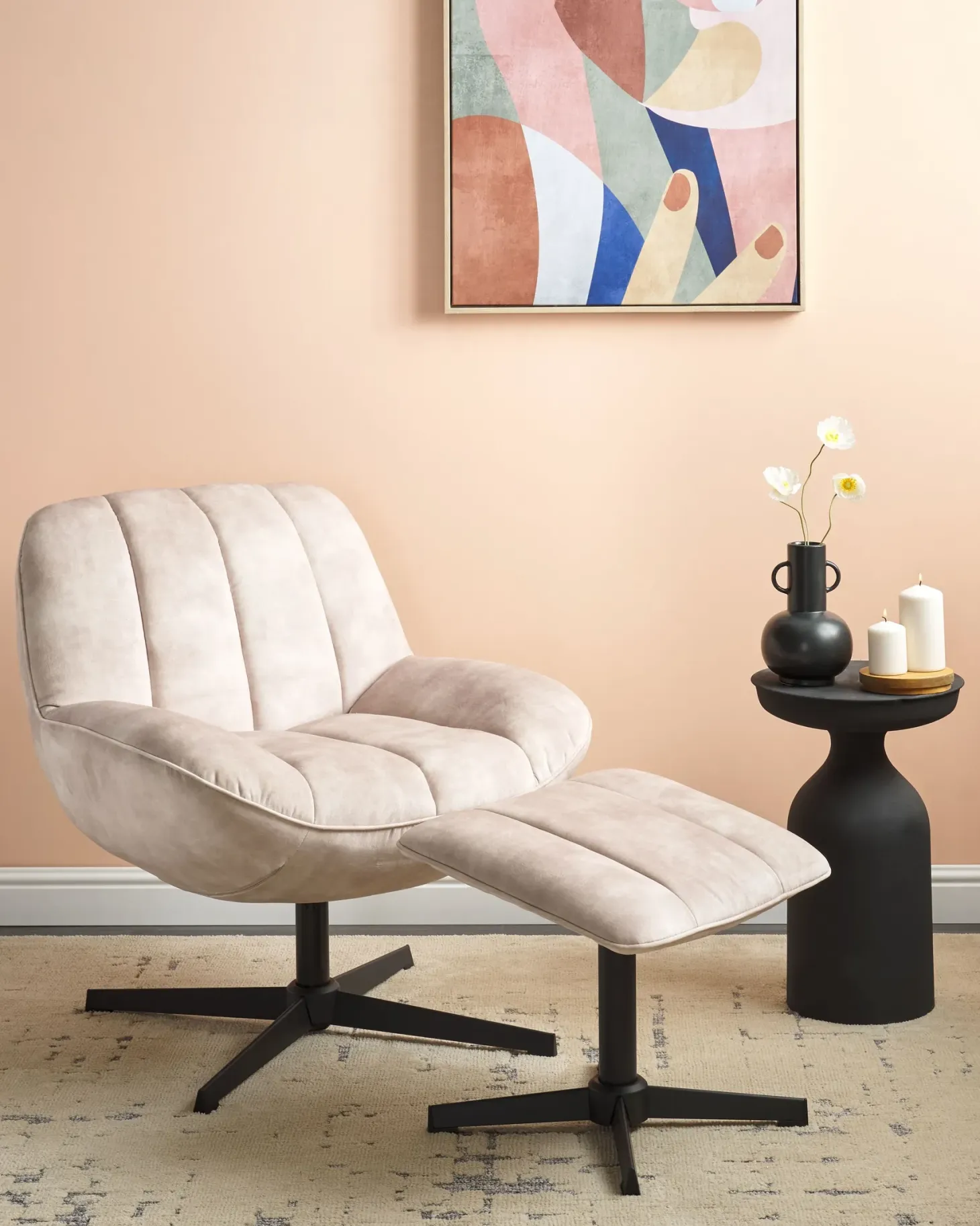 Dreje stol LIA med fodskammel Velour Beige