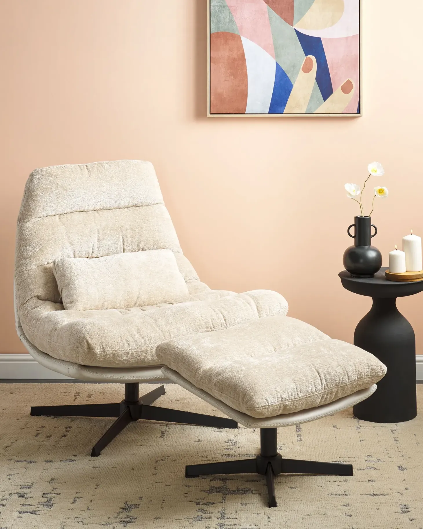 Dreje stol TOVIK med fodskammel Chenille Lys Beige