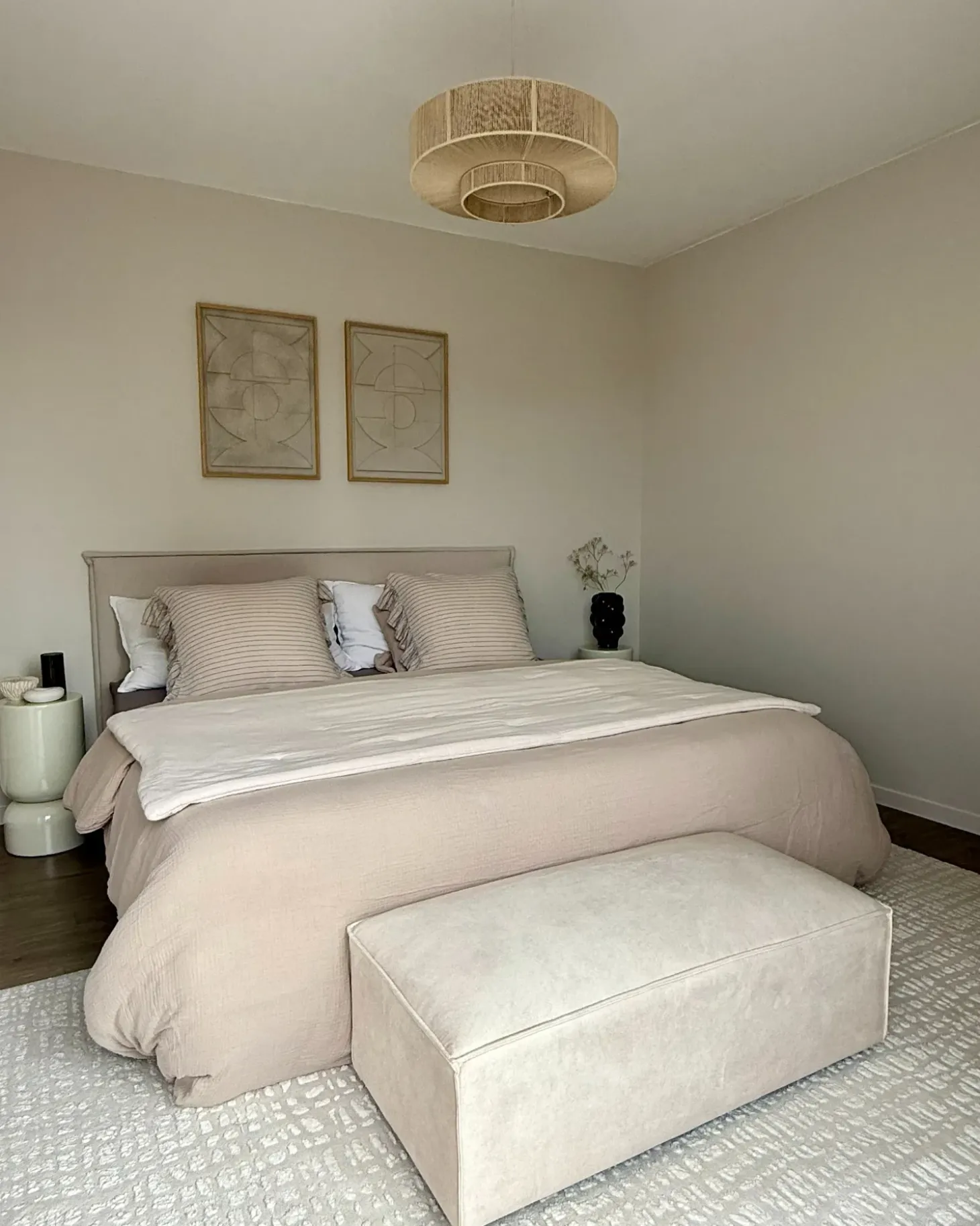 Fodskammel HELLNAR Velour Lys Beige