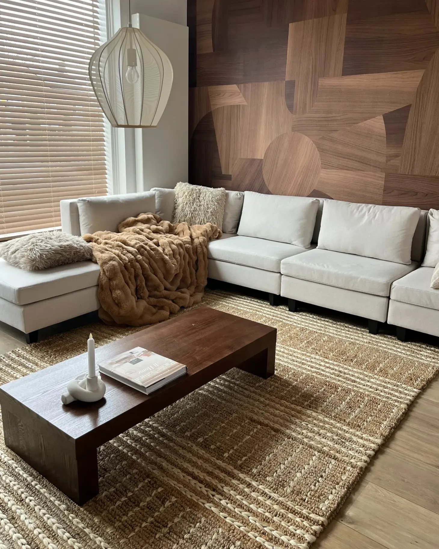 Fodskammel UNSTAD Lys Beige