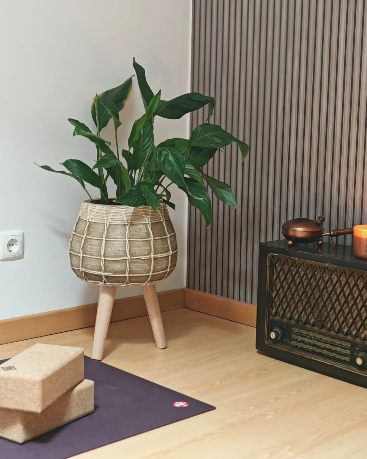 Forhøjet plantekrukke DARMERA 30 cm Lysebrun