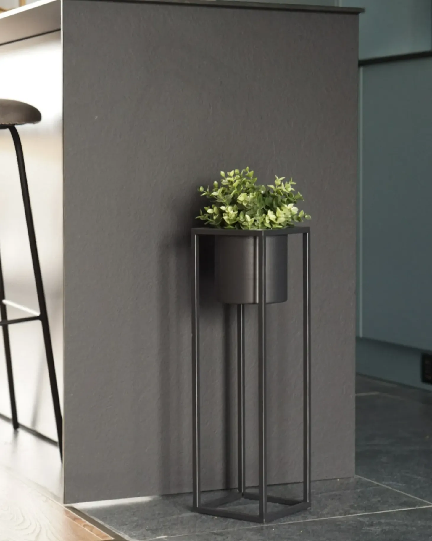 Forhøjet plantekrukke IDRA 15 cm Sort Metal