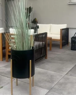 Forhøjet plantekrukke SEROTINA Metal 32 cm Sort