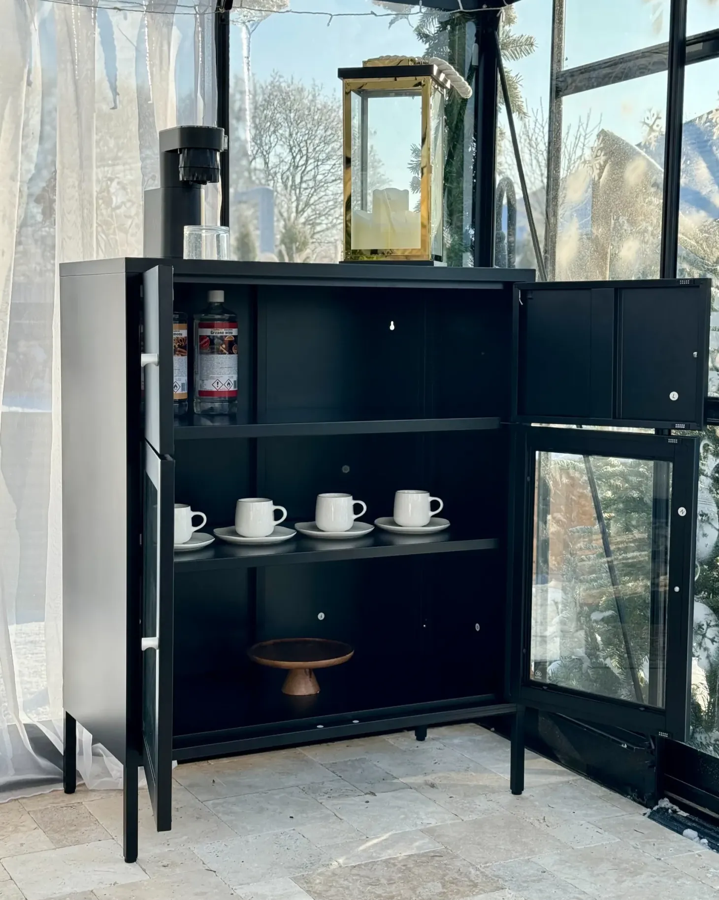 Glas vitrine skænk ESHOLT Metal 80 cm Sort