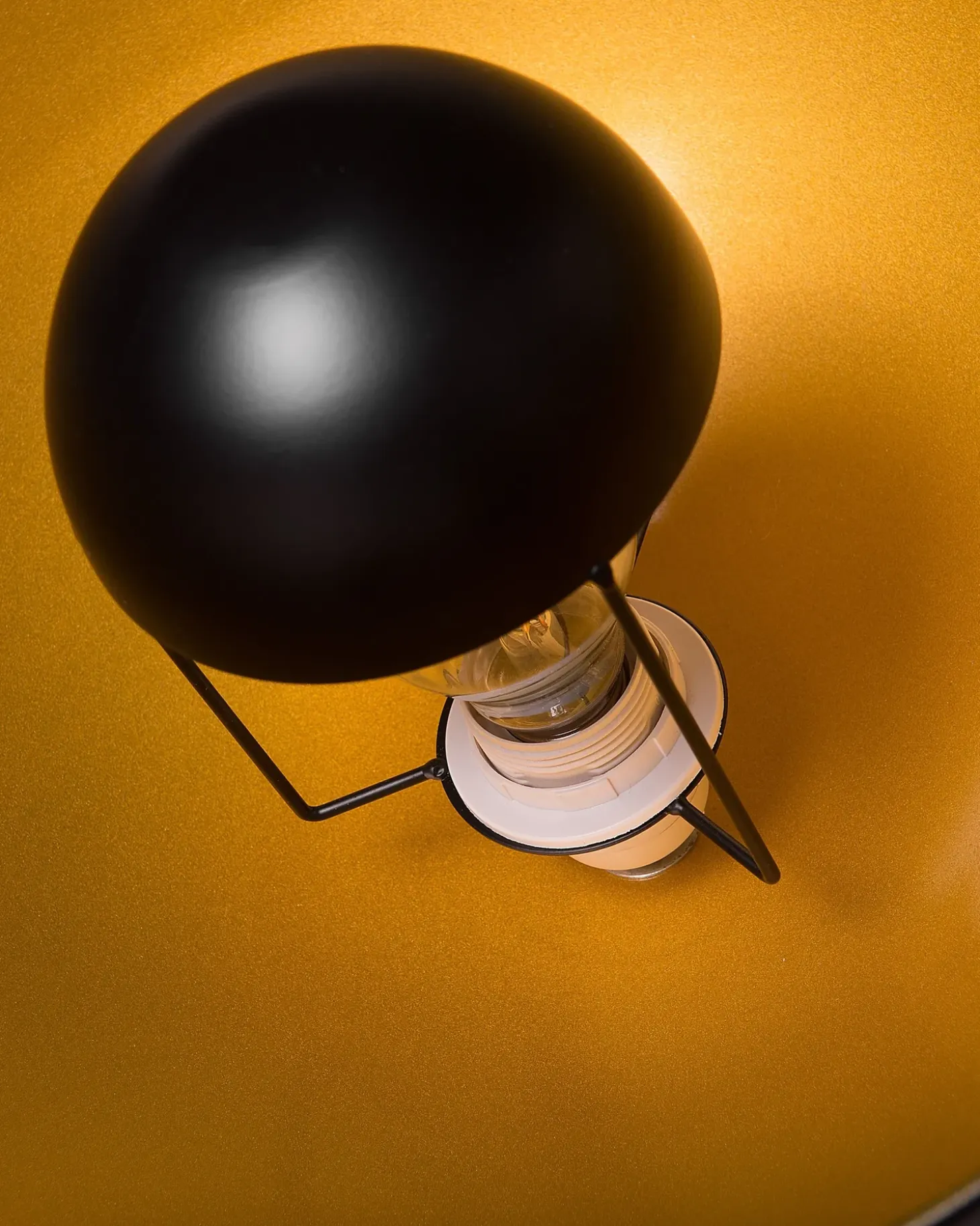 Gulvlampe THAMES Metal Sort