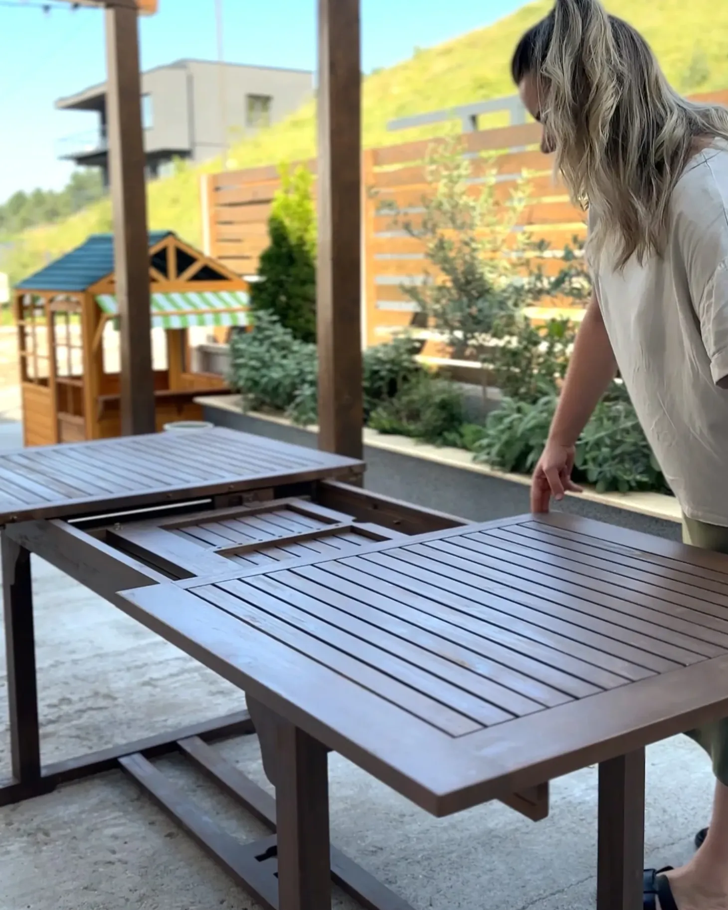 Havebord med udtræk AMANTEA 160/220 cm 90 cm Akacietræ Mørkebrun