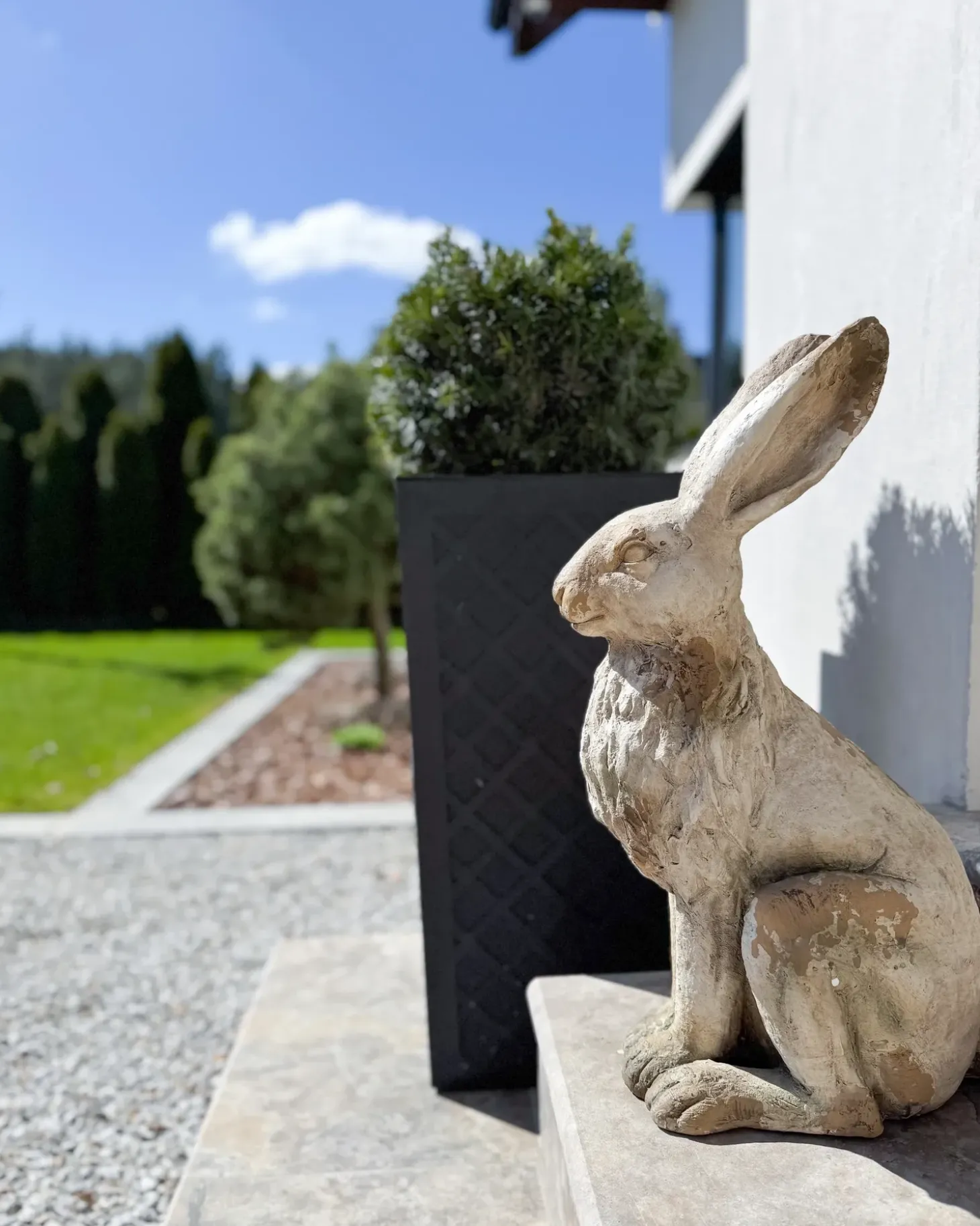 Havestatue NEIVE Hare Beige