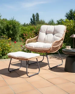 Havestol MESTRE med fodskammel PE-rattan Lys Beige