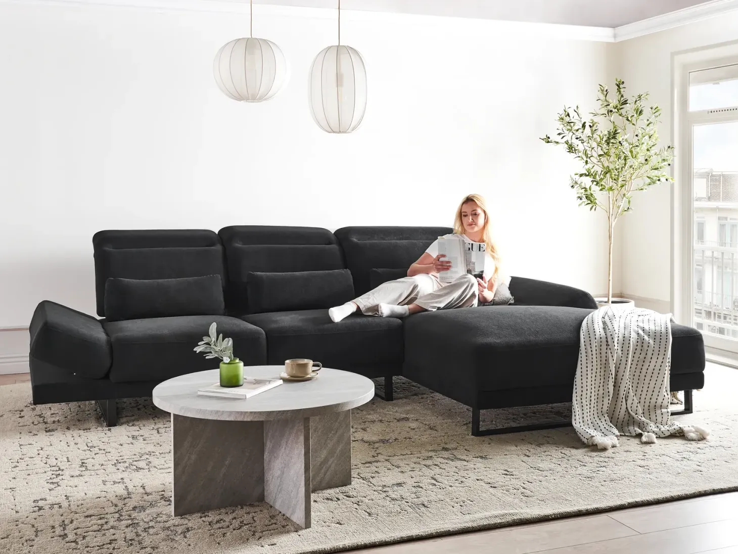 Hjørnesofa 4 personers IKAST Sort Venstrevendt