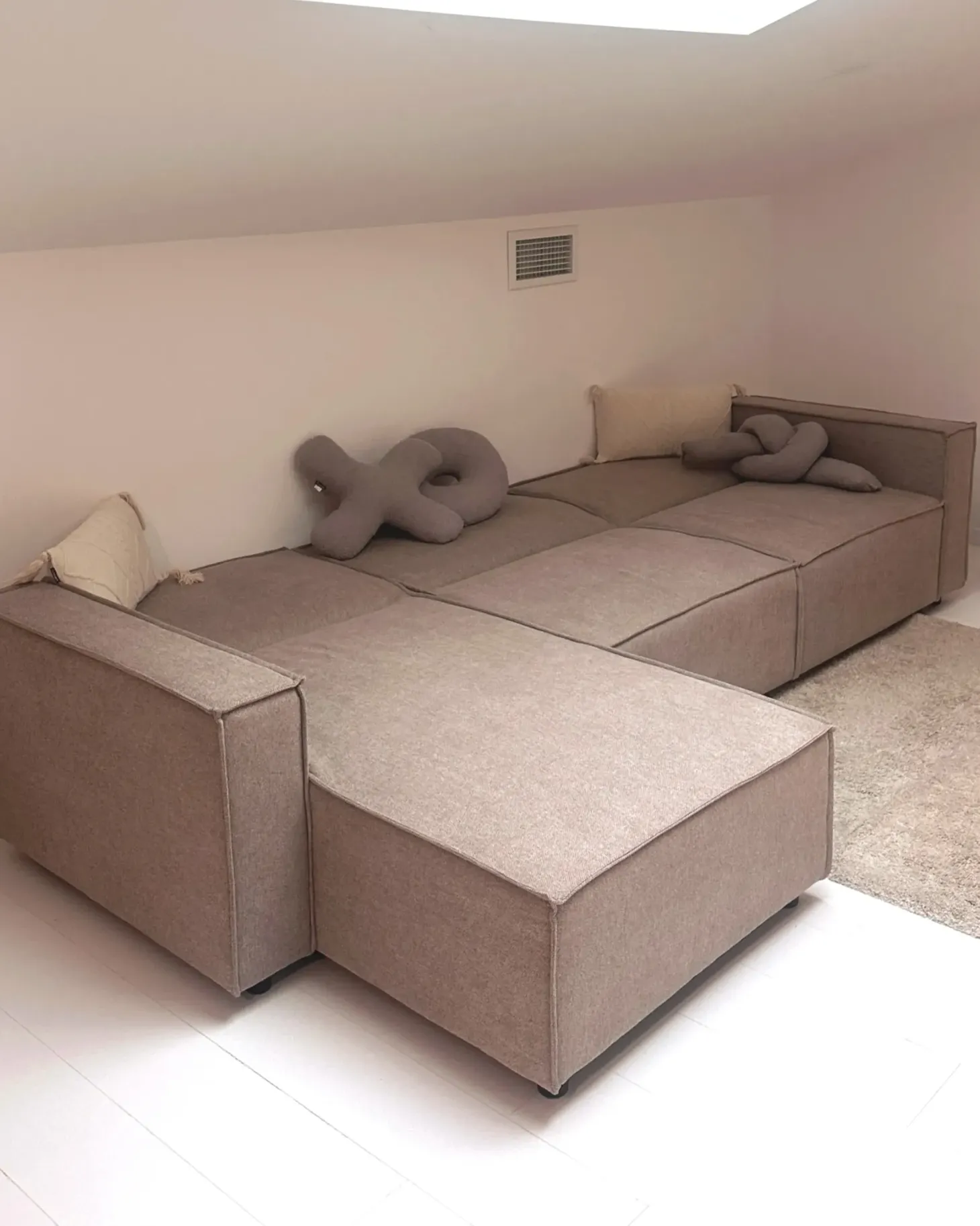 Hjørnesovesofa 3 personers ROMEDAL II Beige Højrevendt