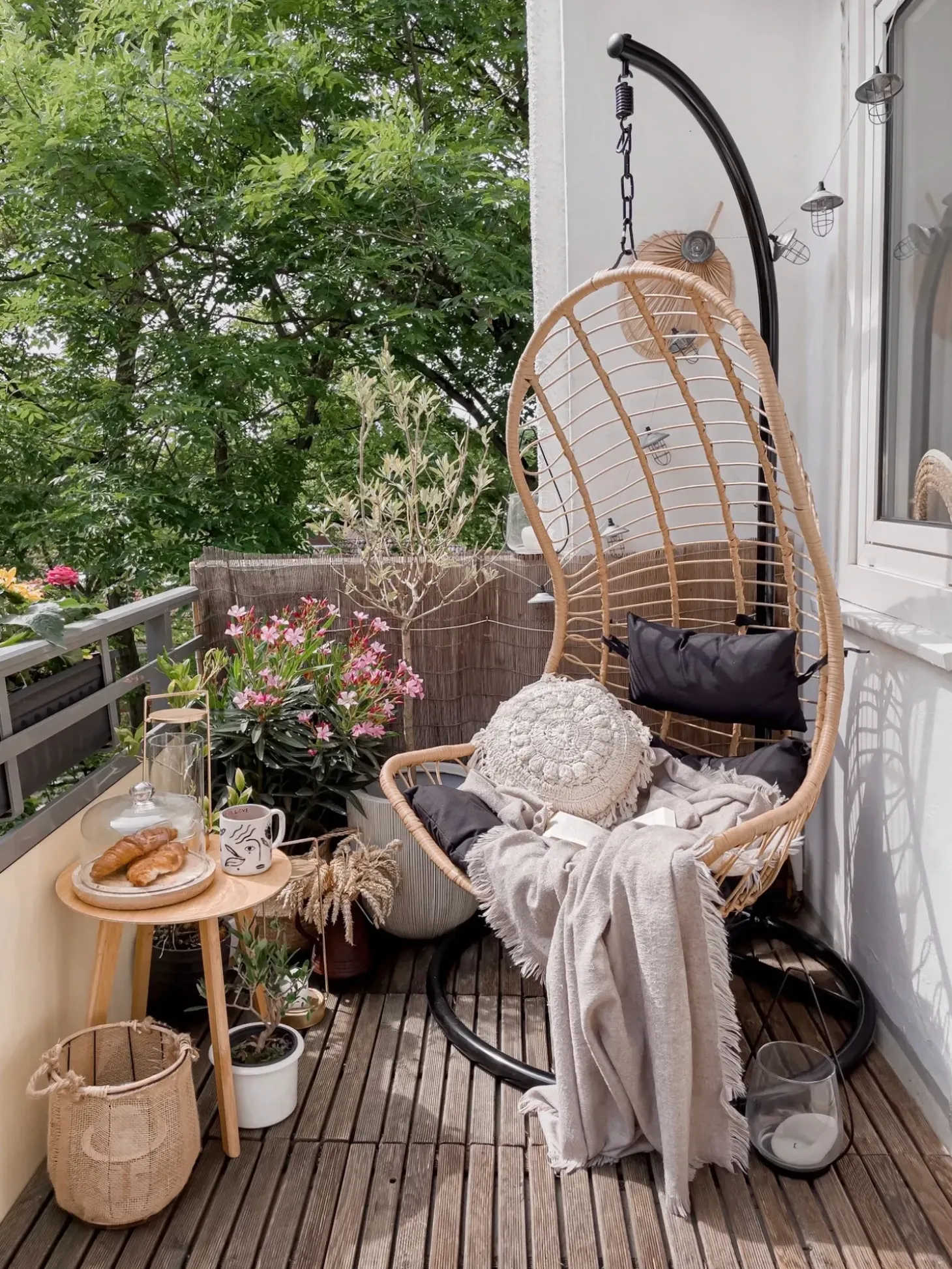 Hængestol med stativ PINETO PE-rattan Naturlig
