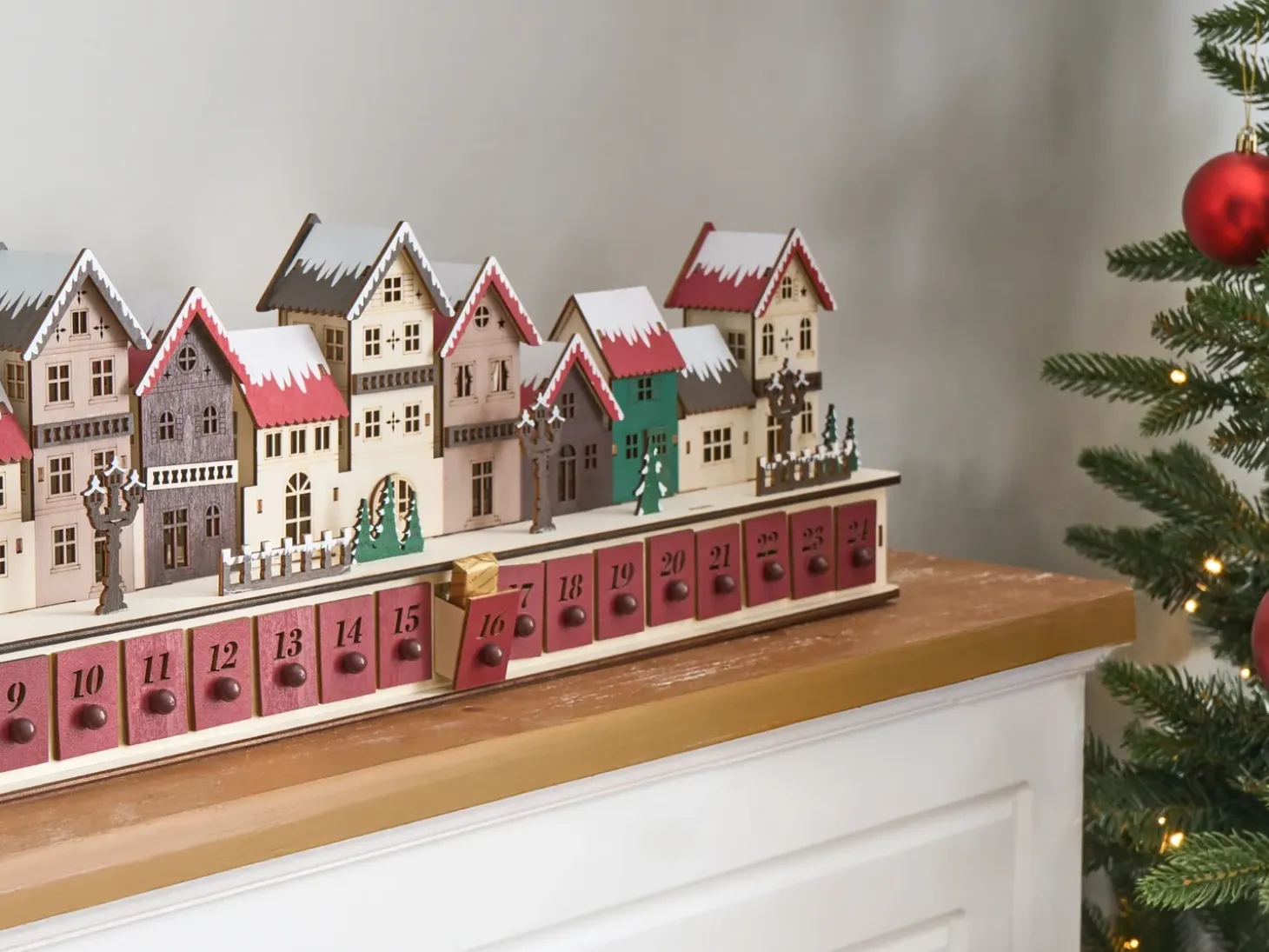 Juledekoration LED ASPERN Adventskalender 18 cm Rød