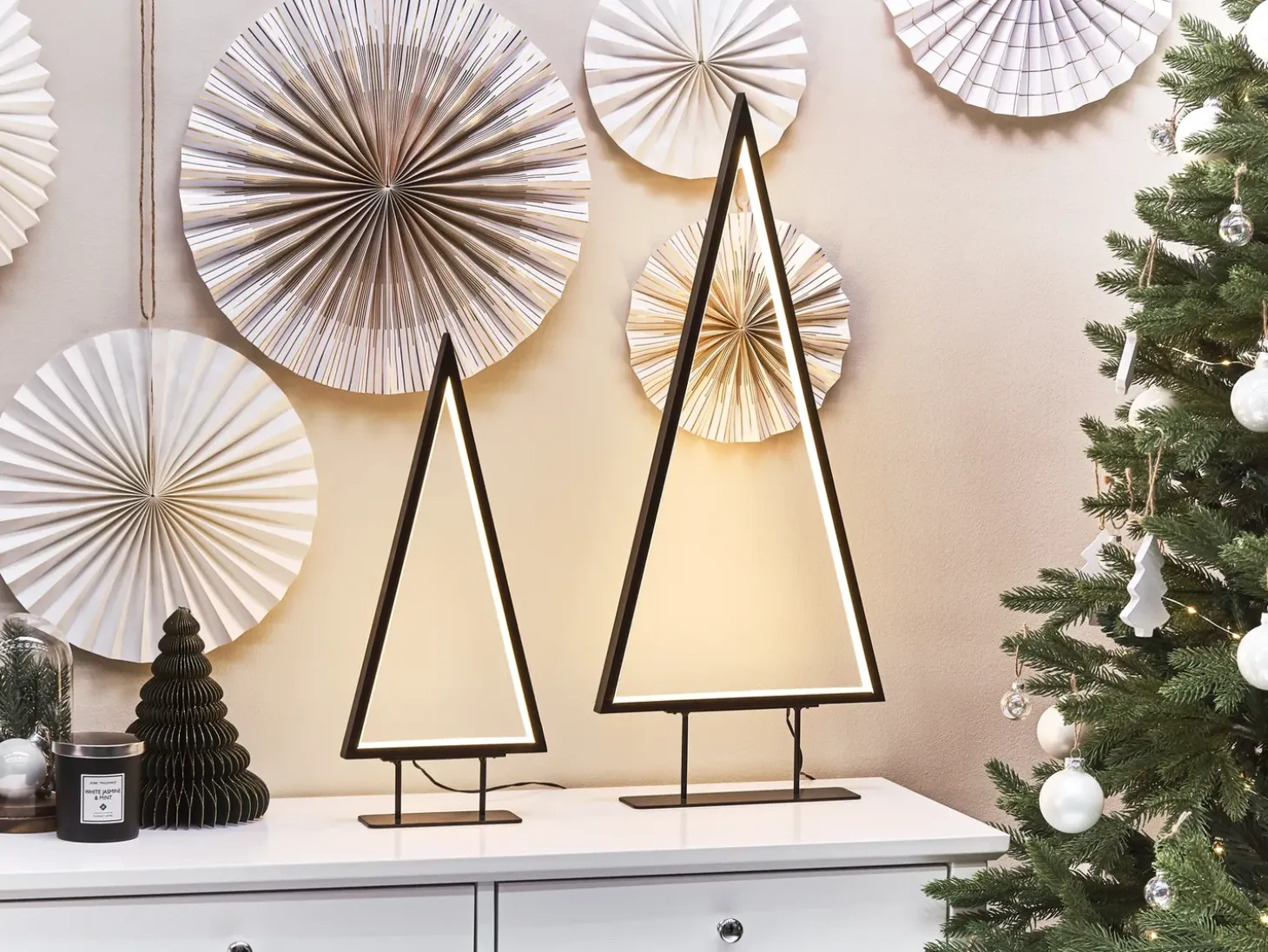 Juledekoration LED LOPPI Juletræ 47/69 cm Sort