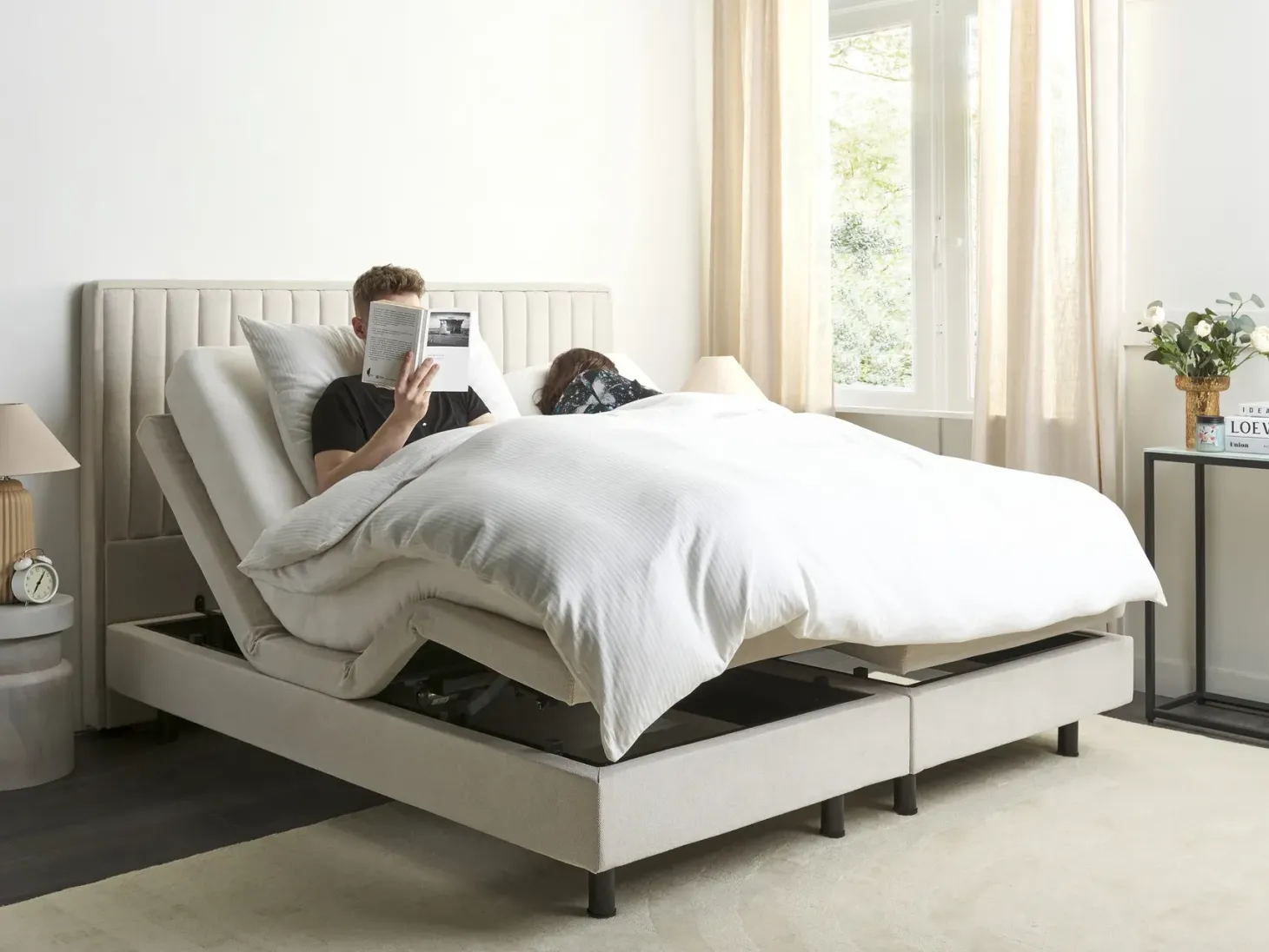 Justerbar seng CASTELLAN 180 x 200 cm Lys Beige