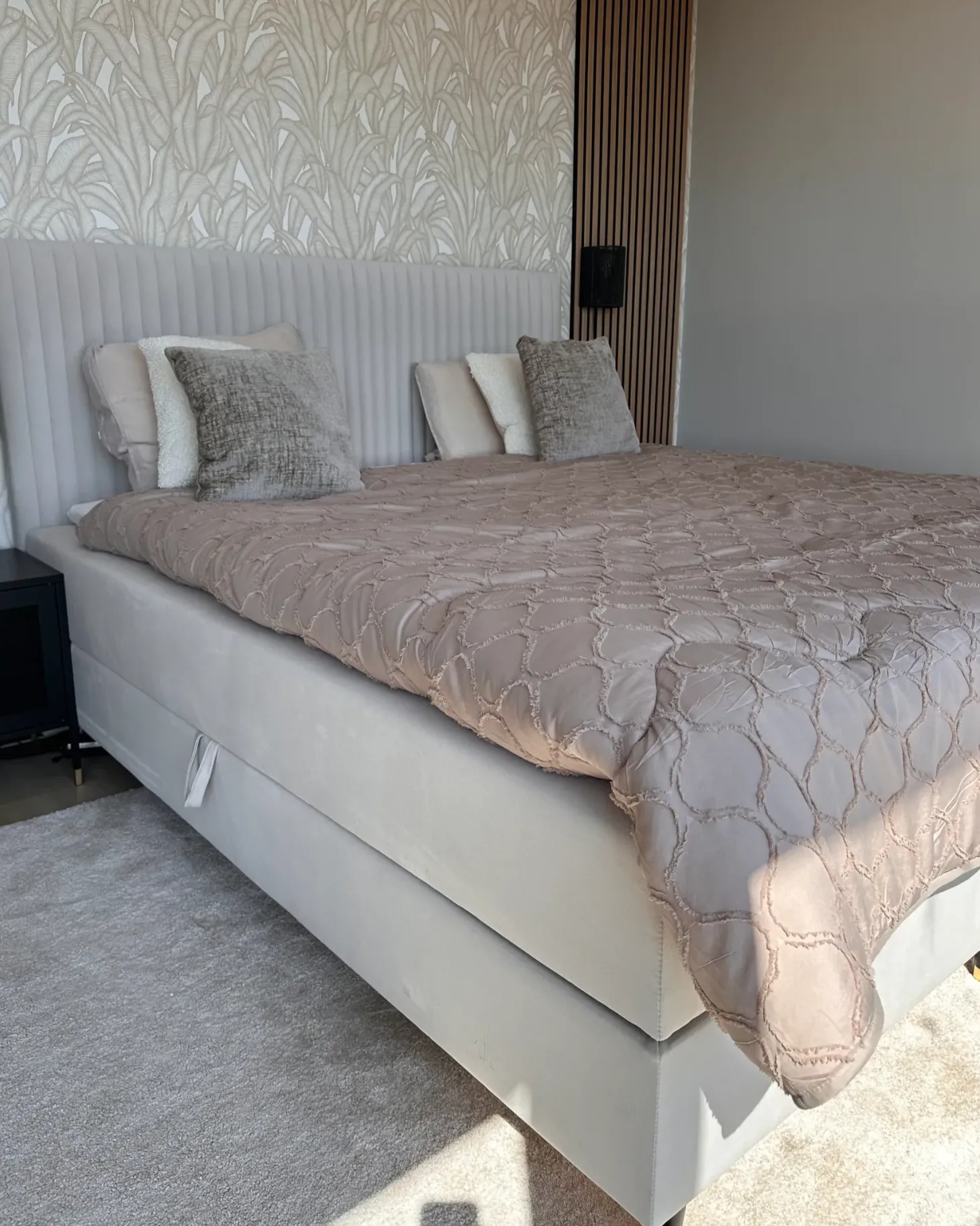 Kontinentalseng med opbevaring DAME Velour Cremehvid 180 x 200 cm