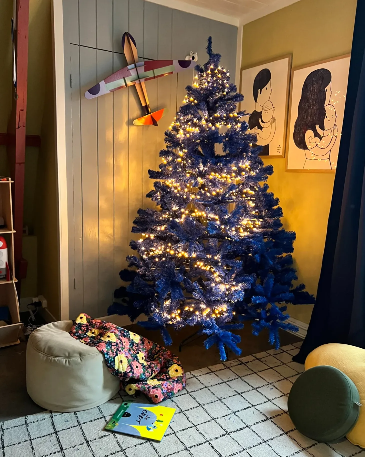 Kunstigt juletræ FARNHAM 120 cm Blå