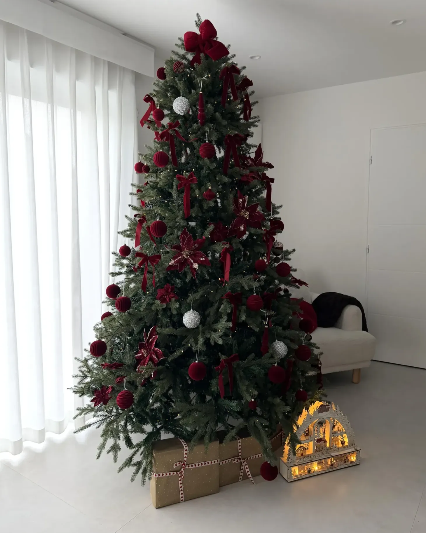 Kunstigt juletræ HUXLEY 240 cm Grøn