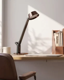 LED skrivebordslampe CHAMAELEON med USB-port Metal Messing