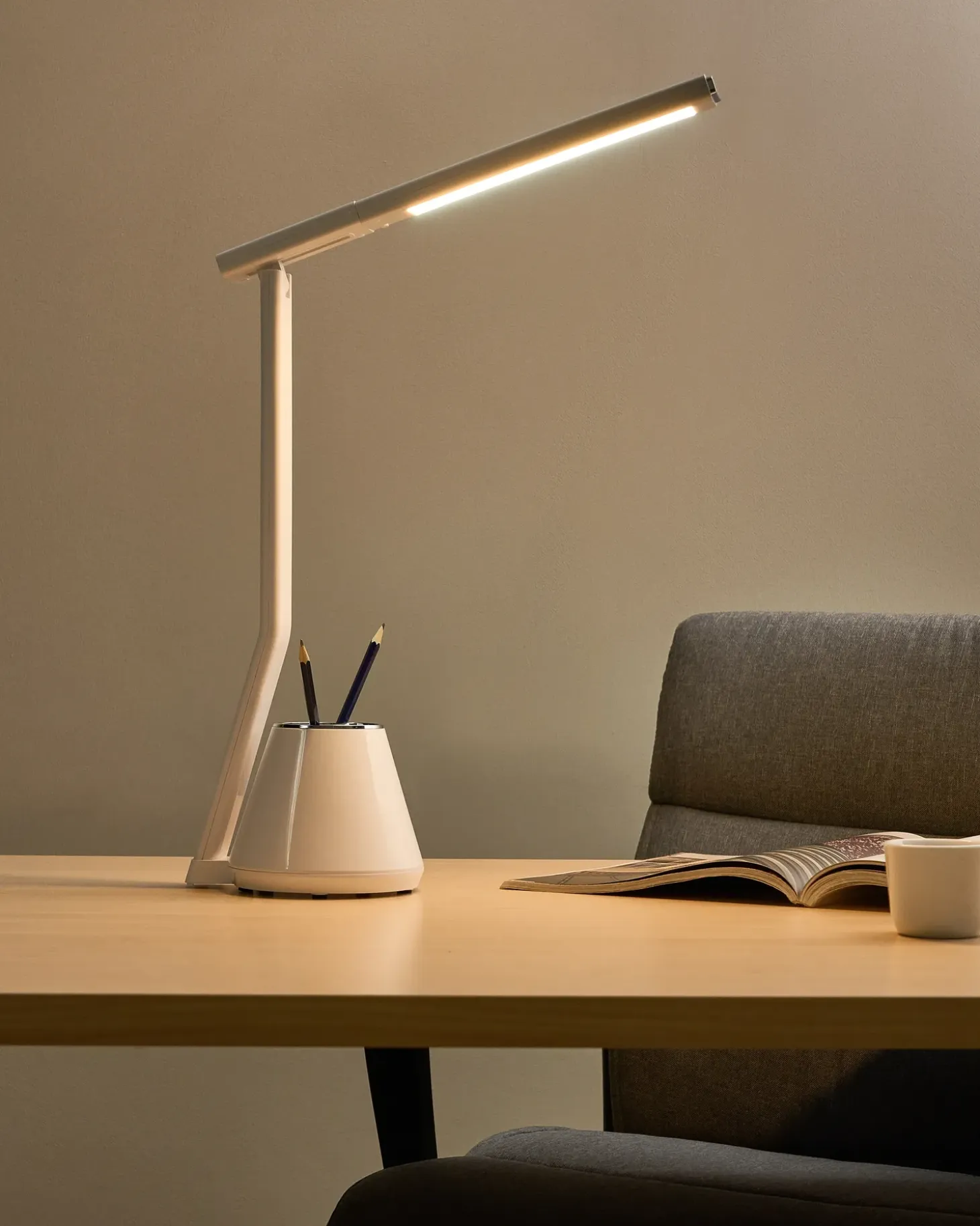 LED skrivebordslampe DENEB Med dæmpning Hvid