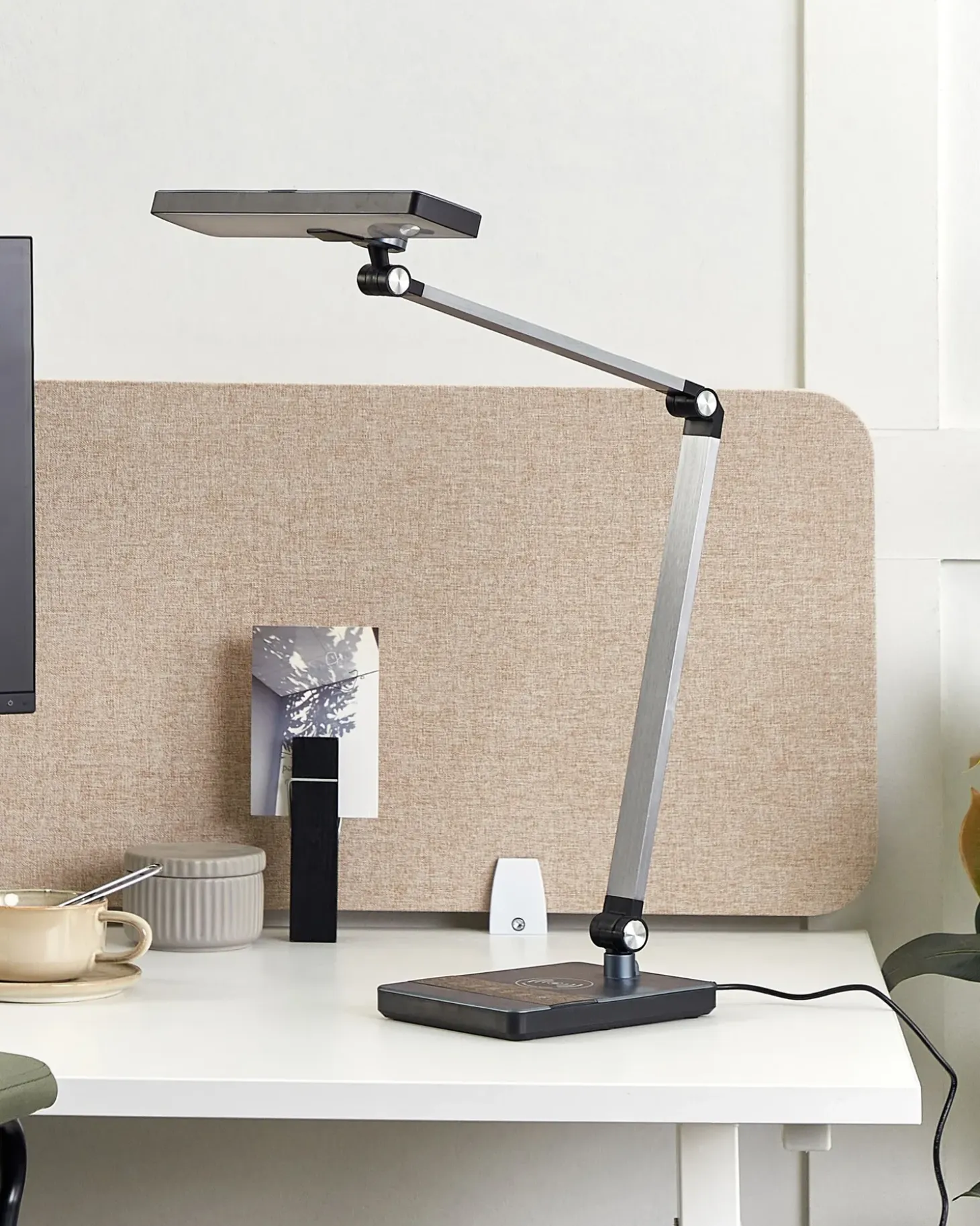 LED skrivebordslampe LACERTA Med trådløs oplader Metal Sort