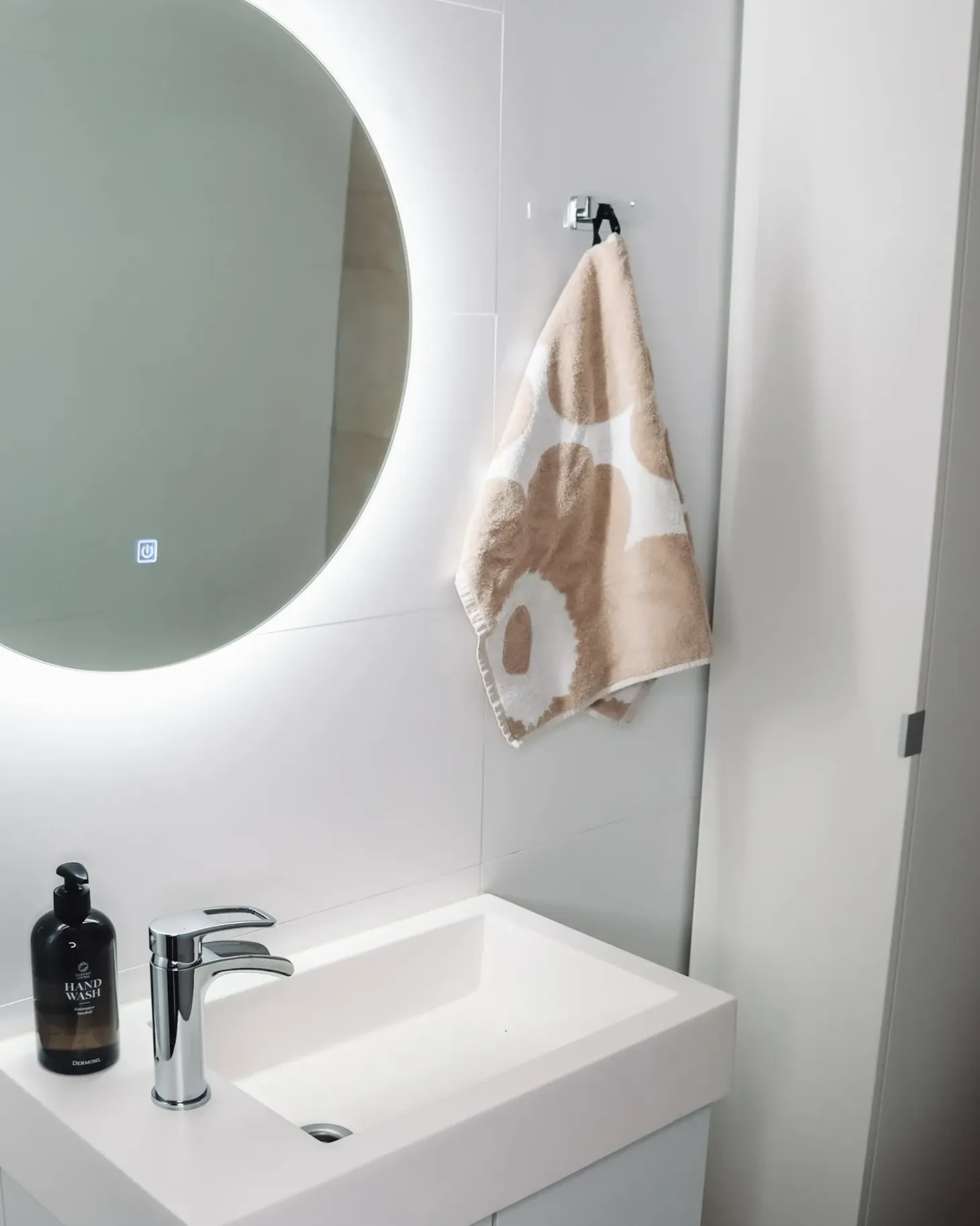 LED-badeværelsesspejl CALLAC 60 cm 60 cm Sølv