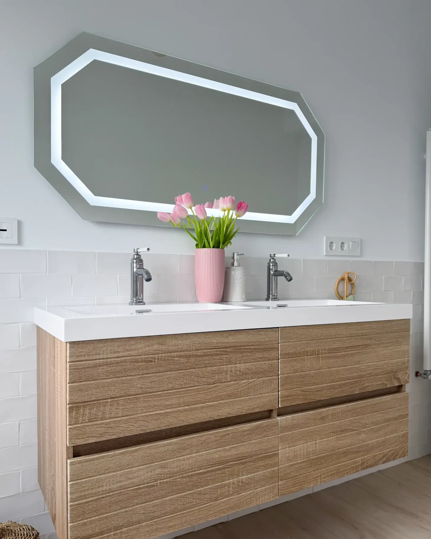 LED-badeværelsesspejl LOCMARIAQUER 120 cm 60 cm Sølv