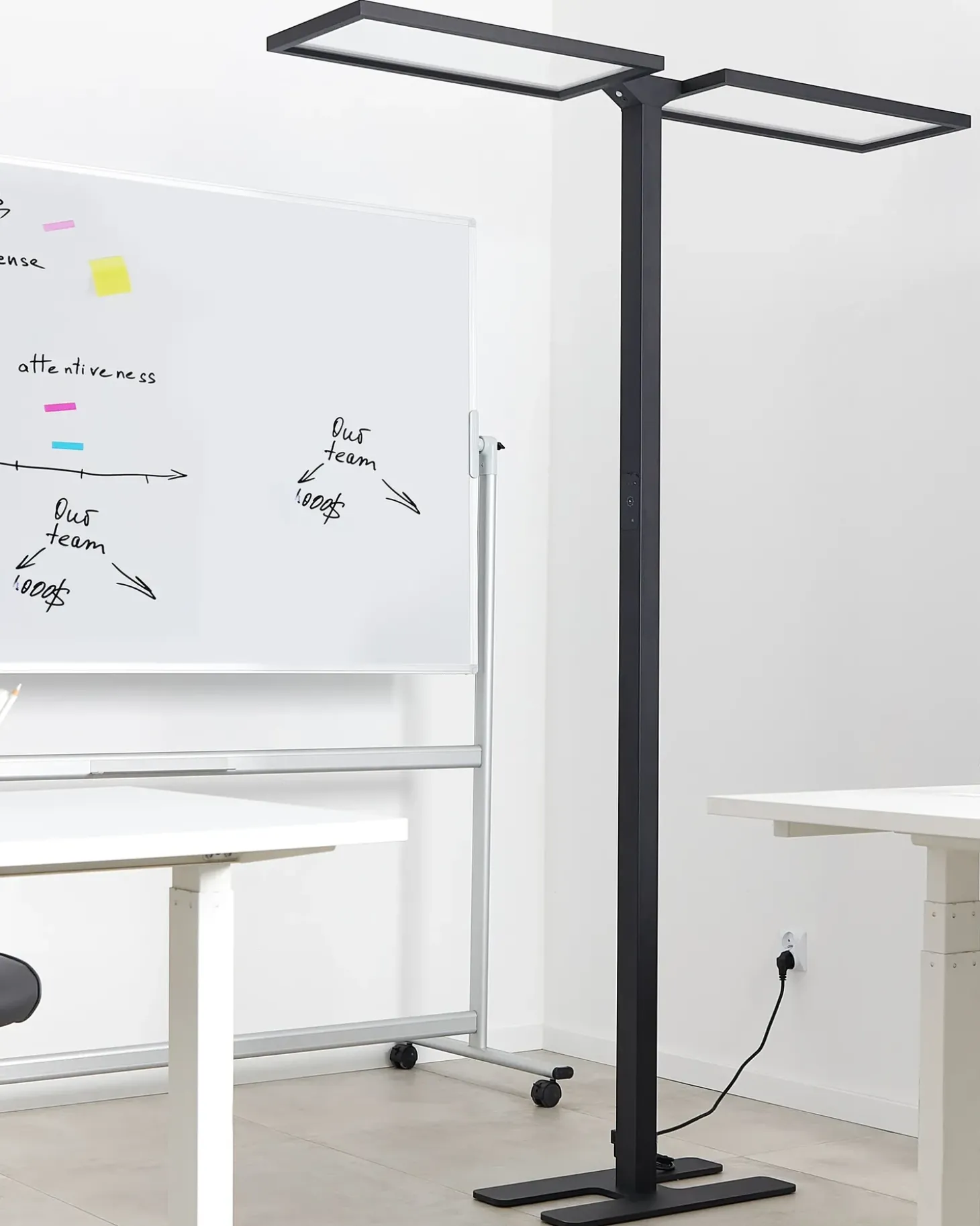 LED-gulvlampe SCULPTOR Med bevægelsessensor Metal Sort