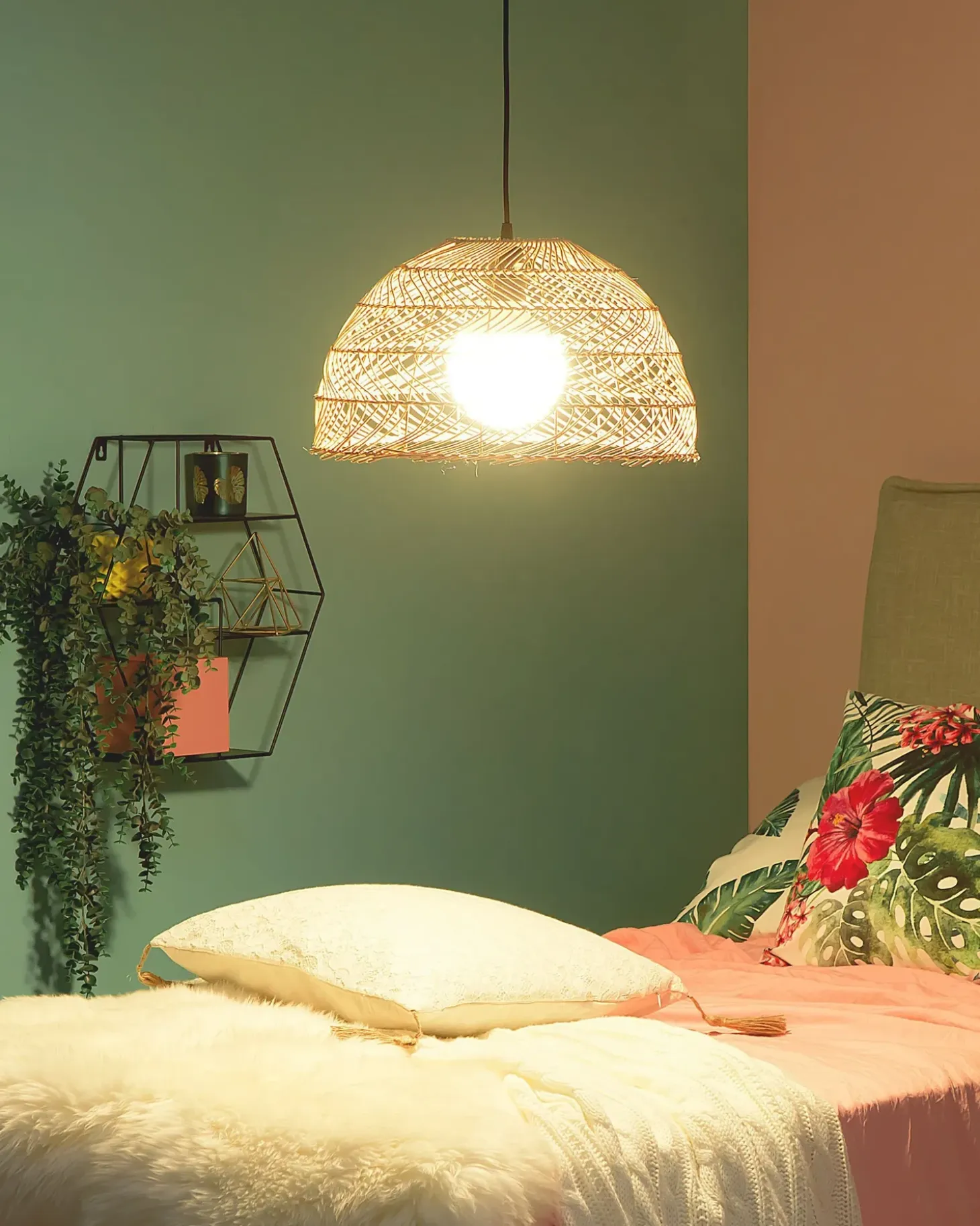 Loftlampe SELENGE Rattan Lysebrun