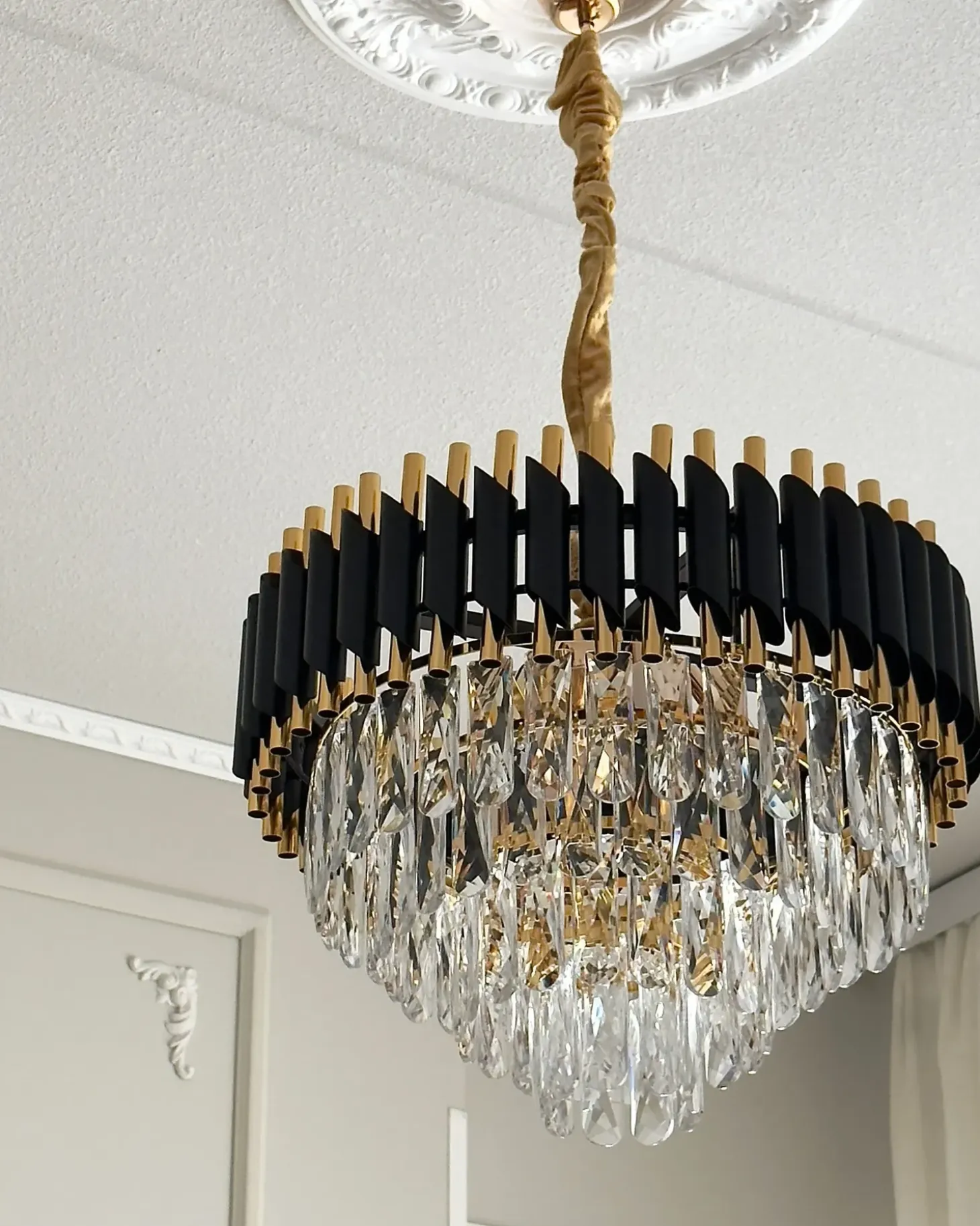 Lysekrone ABELLAS Metal Guld