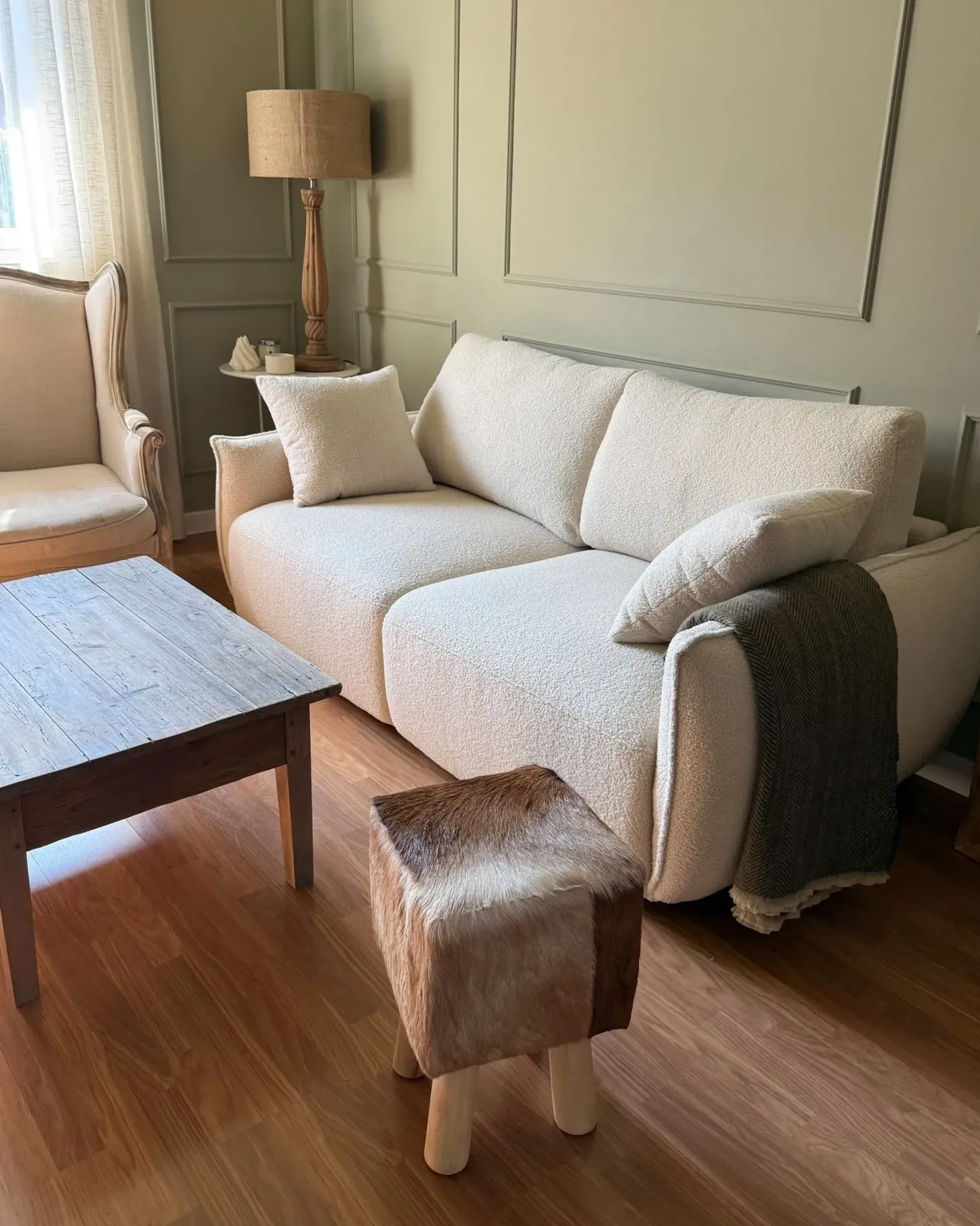 MESNALI 2 personers Modulsofa Cremehvid Boucle