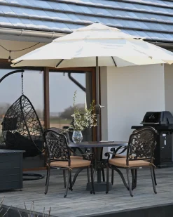 SALENTO 4 personers Havemøbelsæt Mørkebrun Metal med parasol (16 variant)