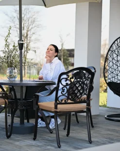 SALENTO 4 personers Havemøbelsæt Mørkebrun Metal med parasol (16 variant)