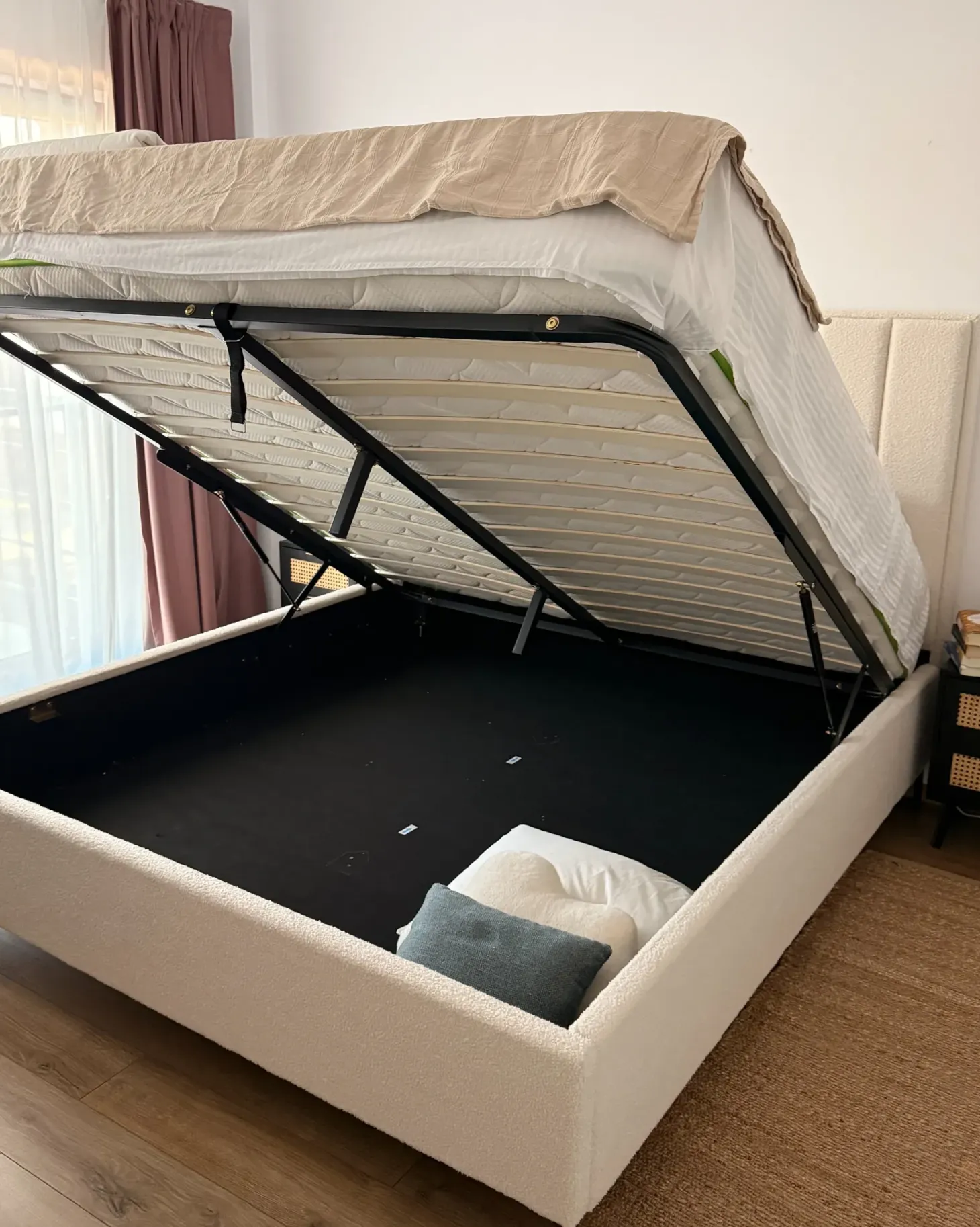 Seng med opbevaring SEZANNE Boucle Cremehvid 180 x 200 cm