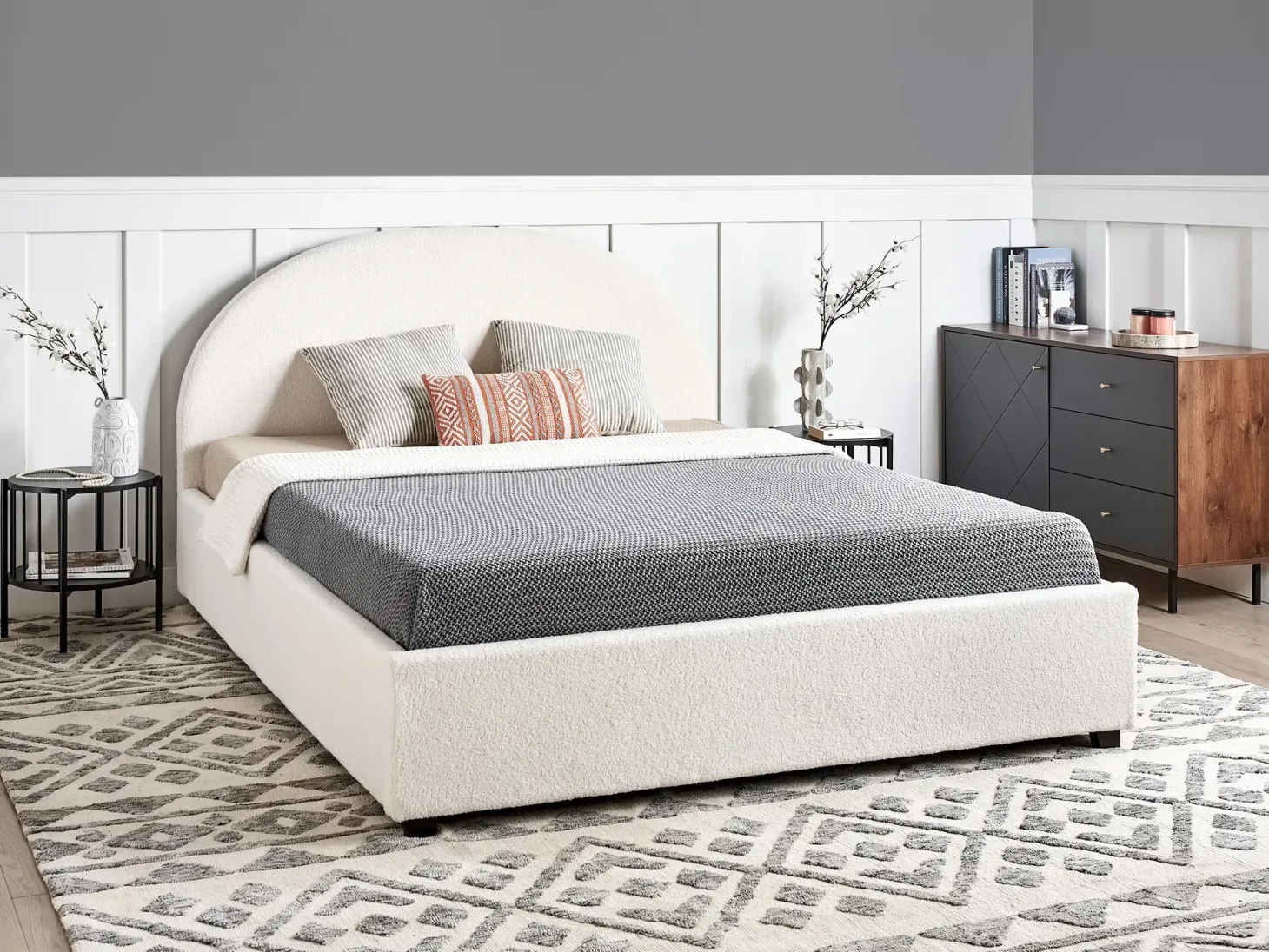 Seng med opbevaring VAUCLUSE Boucle Cremehvid 160 x 200 cm