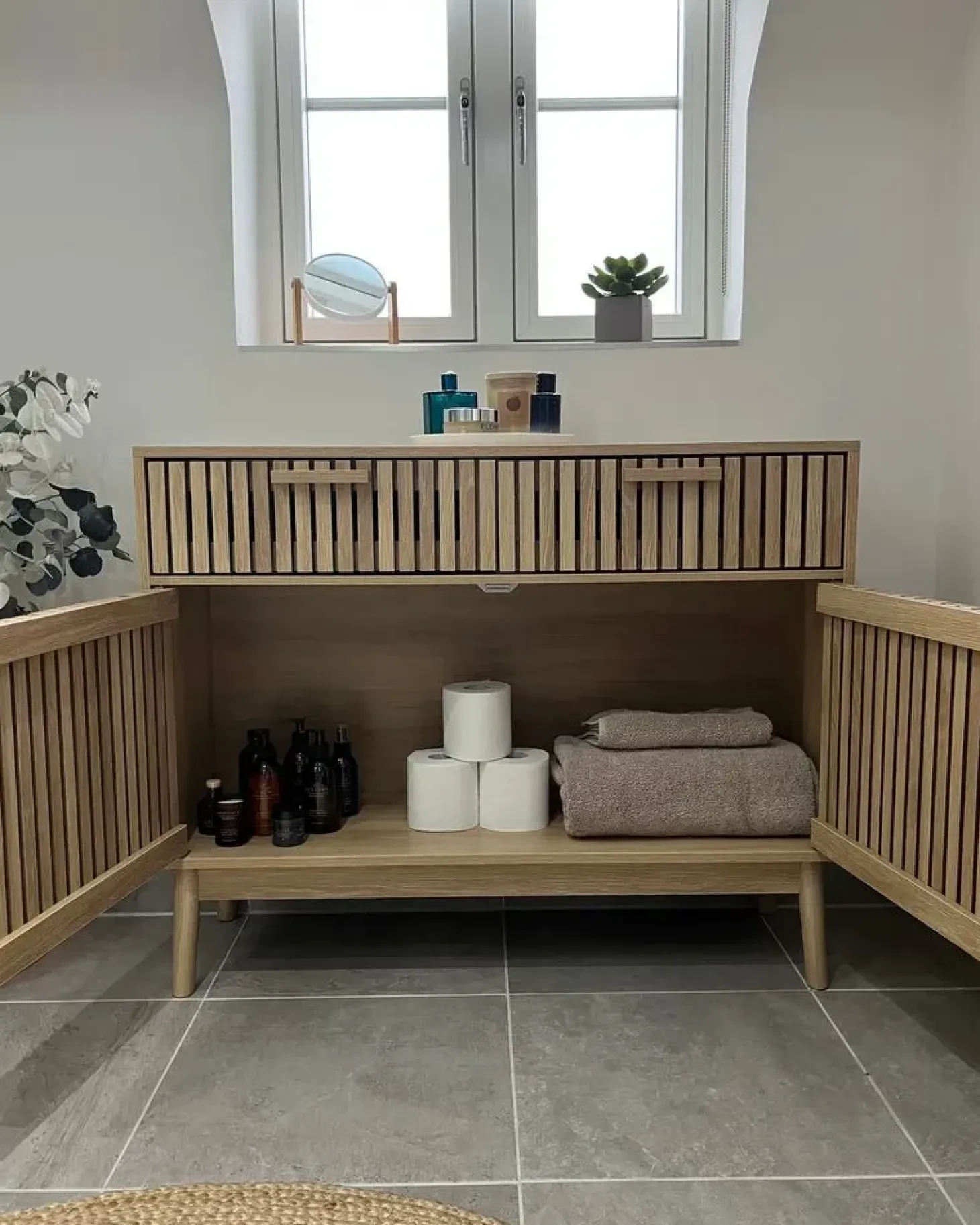 Skænk LYNWOOD Lysebrun