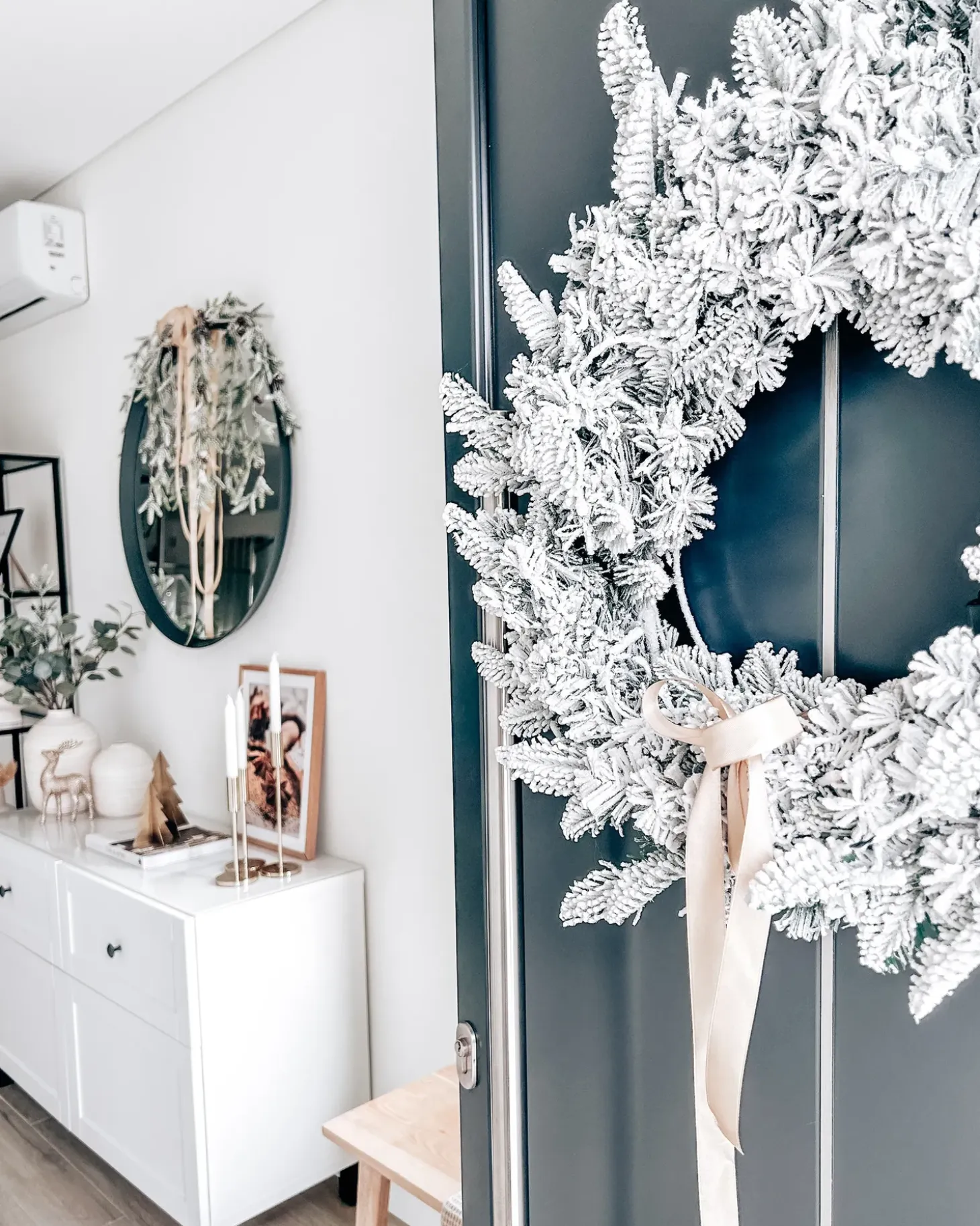 Sneklædt julekrans LED SUNDO Hvid 70 cm