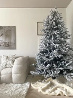 Sneklædt juletræ BASSIE 180 cm Hvid