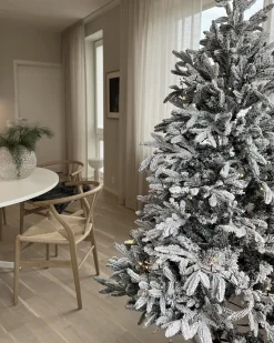Sneklædt juletræ BASSIE 180 cm Hvid