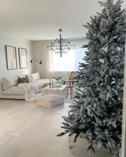Sneklædt juletræ BASSIE 210 cm Hvid