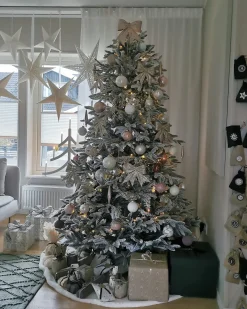 Sneklædt juletræ BASSIE 210 cm Hvid