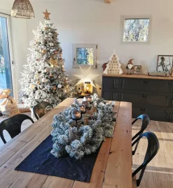 Sneklædt juletræ BASSIE 210 cm Hvid