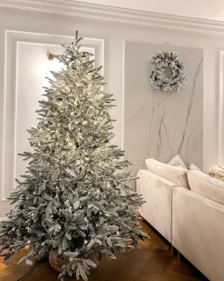 Sneklædt juletræ BASSIE 210 cm Hvid