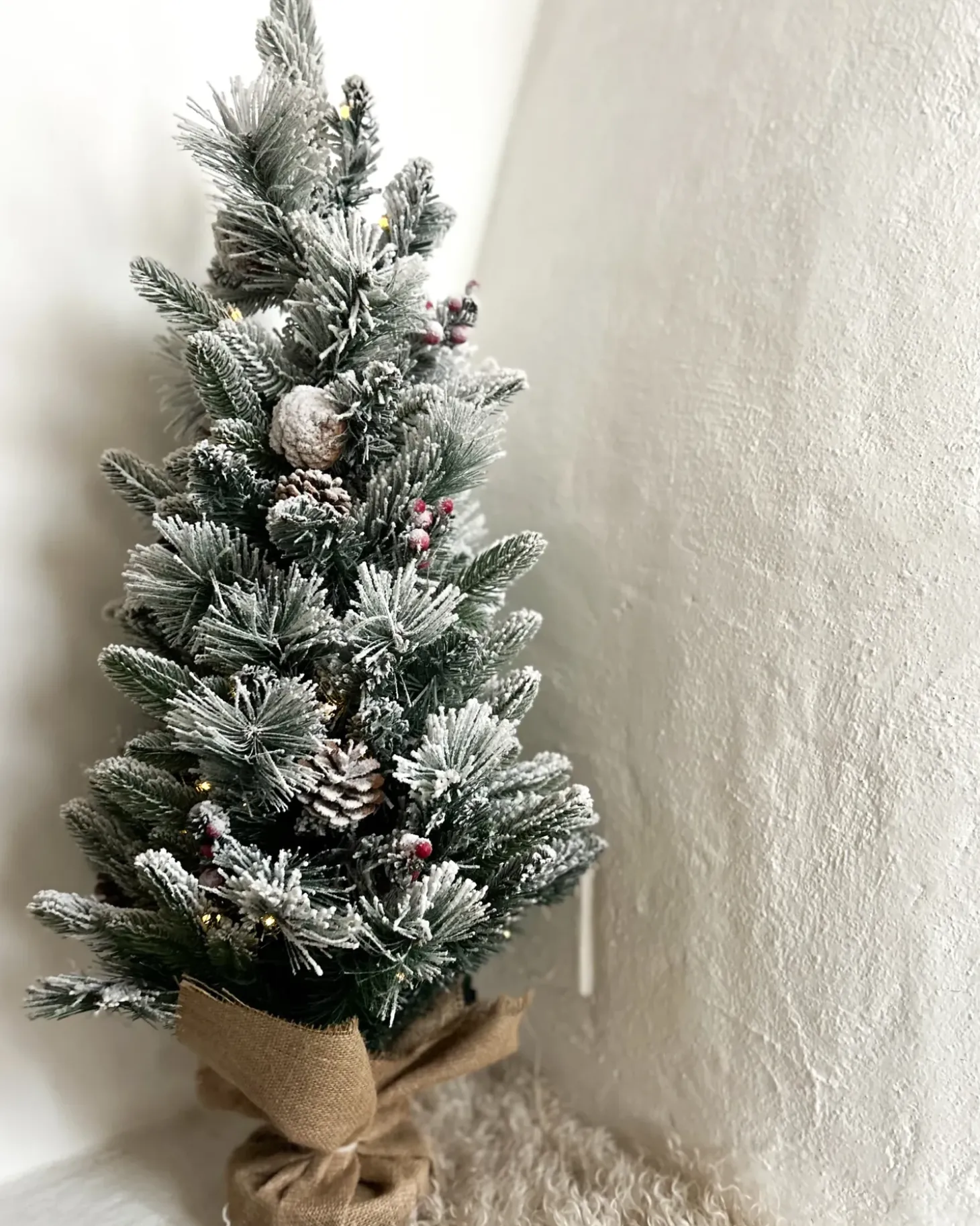 Sneklædt juletræ LED MALIGNE 90 cm Hvid