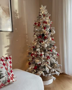 Sneklædt juletræ LED TATLOW 210 cm Grøn